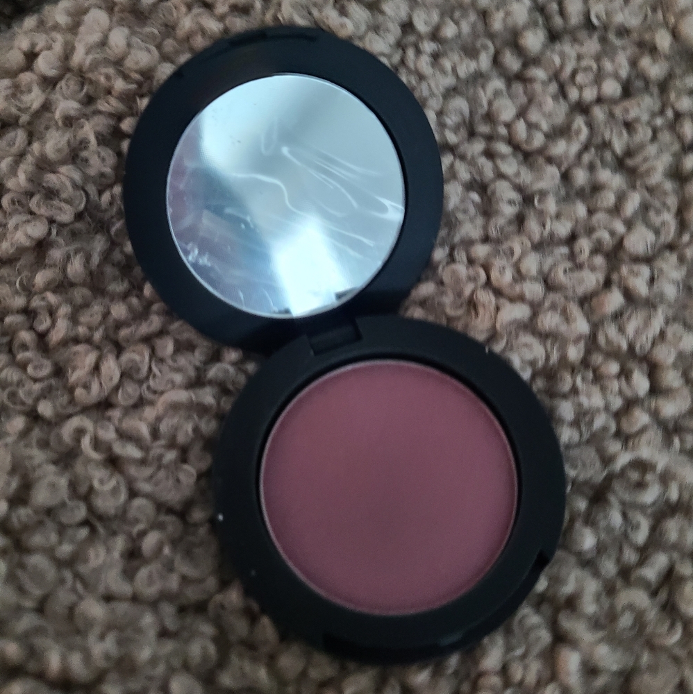 Younique Spirited Blusher, New without box